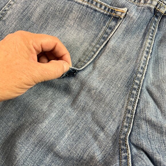 Gap Men's Relaxed Fit Boot Cut Jeans Light Wash Cotton Denim Size 36x29 - Picture 4 of 10